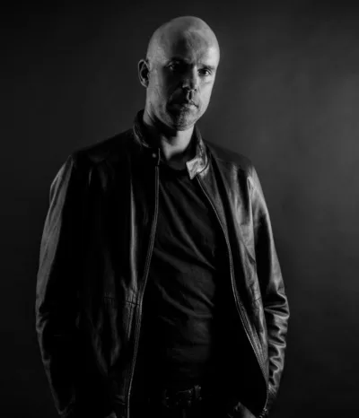 Mathieu Vandevoorde (Larry Mullen Jr.)